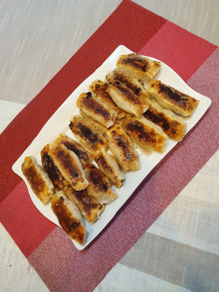 三鲜锅贴
