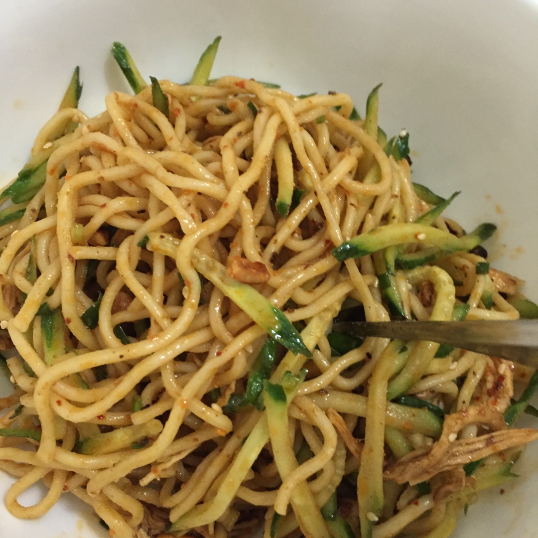 鸡丝凉面