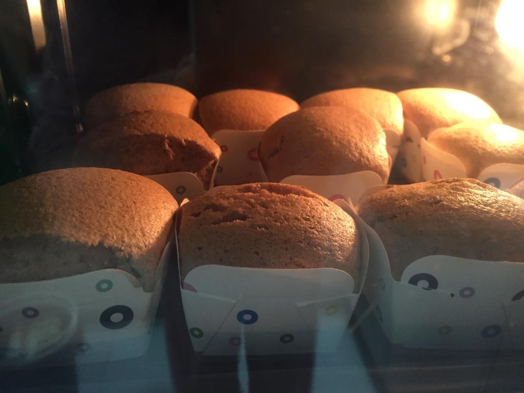 全蛋法可可纸杯蛋糕