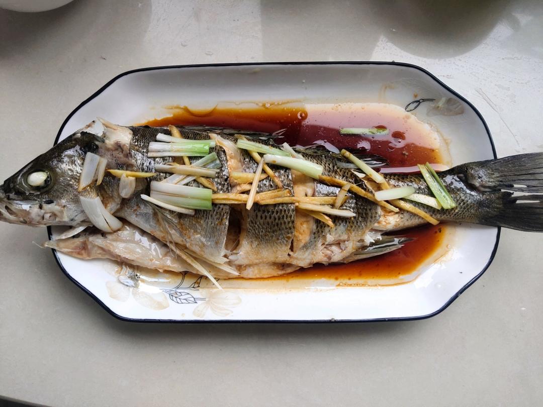 清蒸鲈鱼