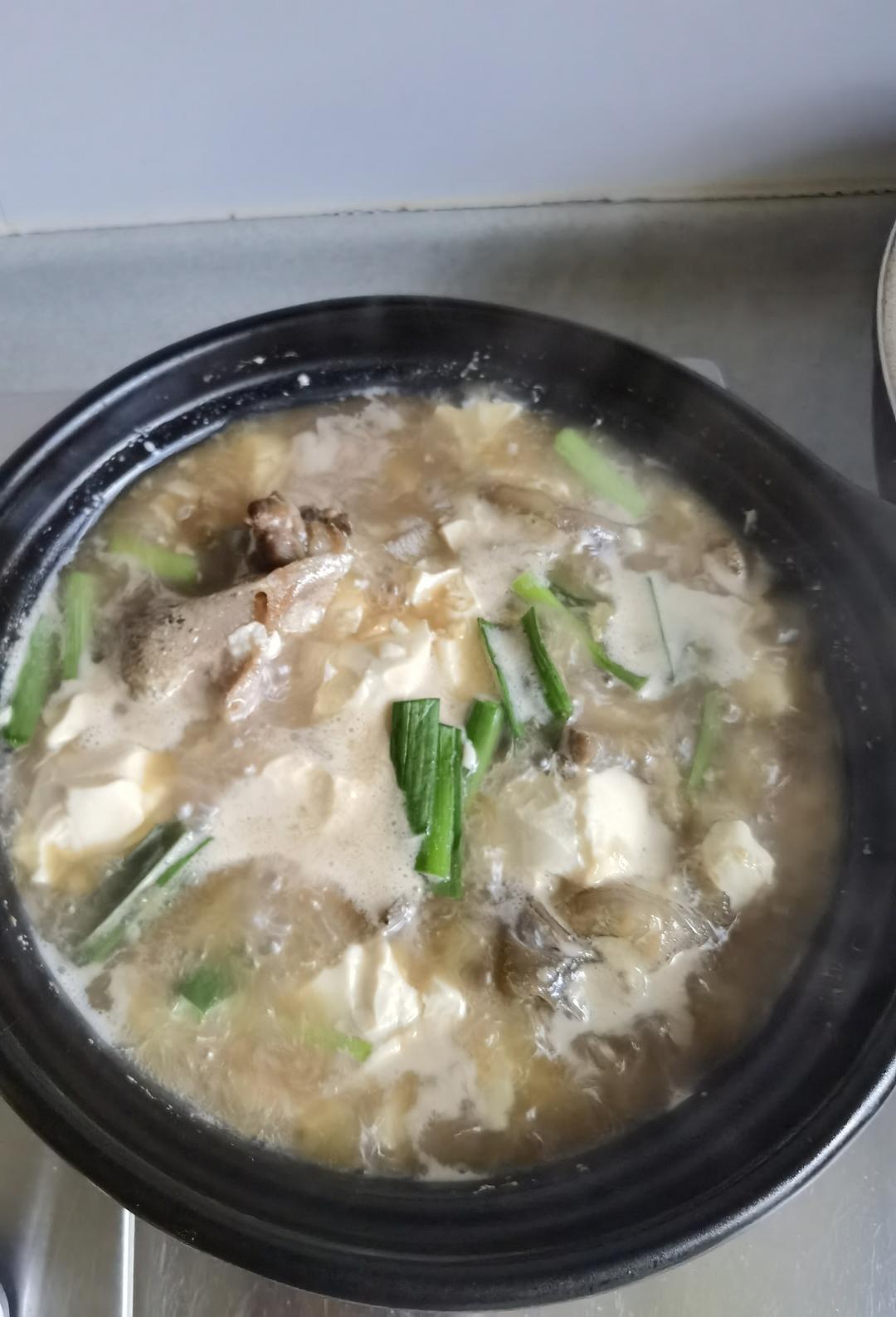 铁锅鱼头炖豆腐