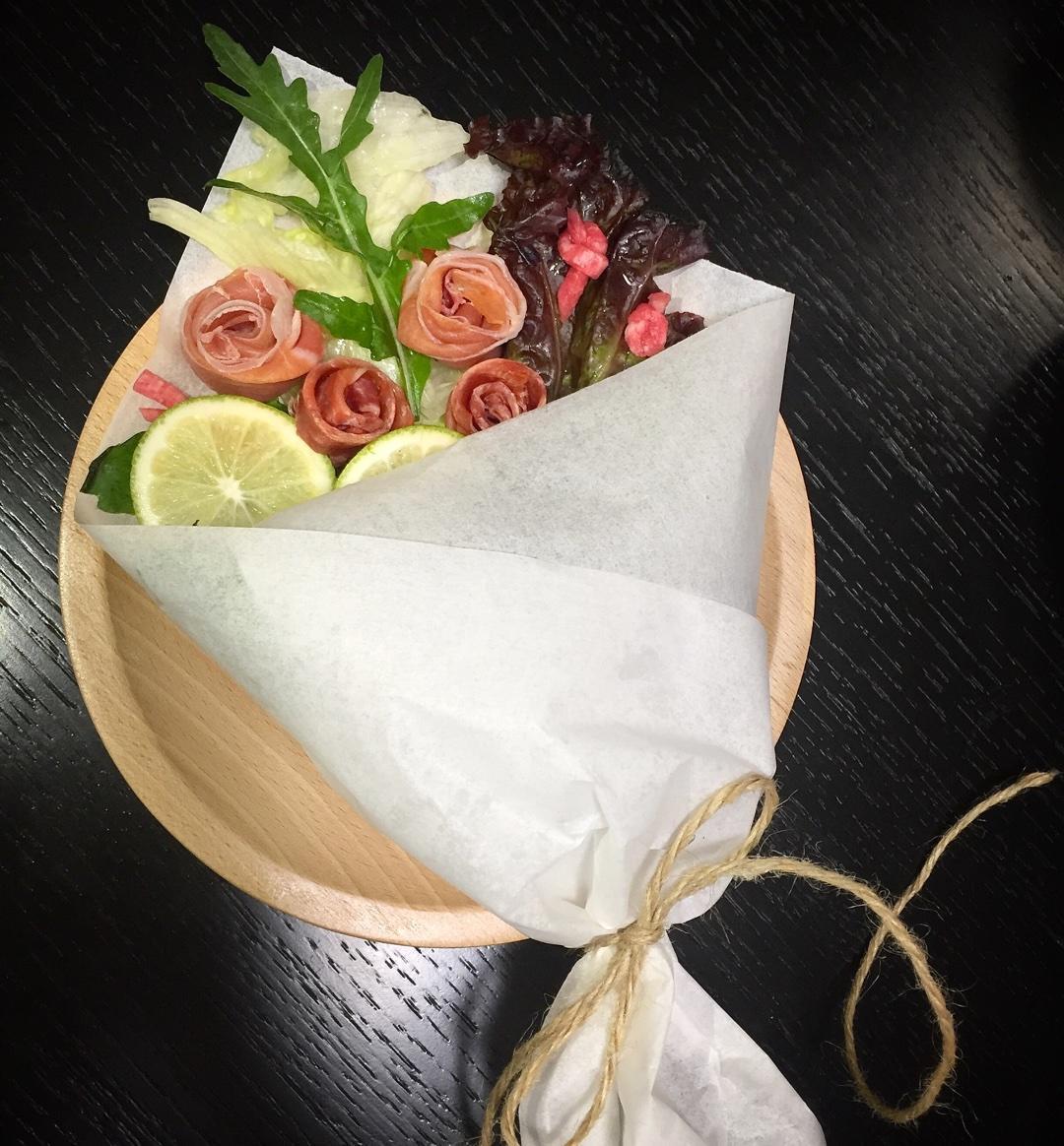 花束色拉的做法