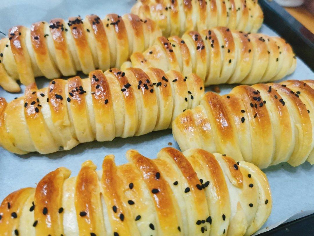 毛毛虫肉松面包