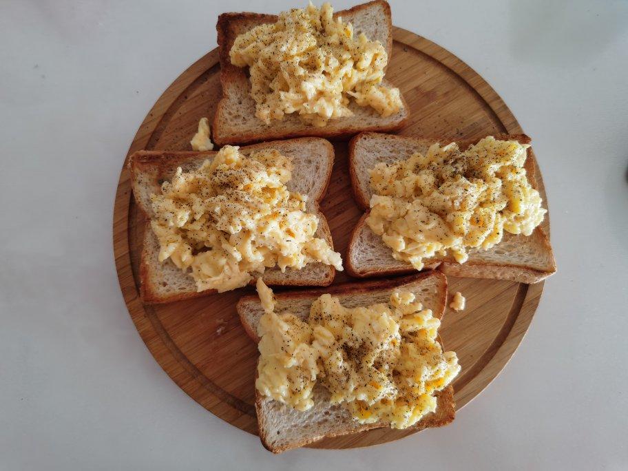 美式炒蛋 scrambled eggs