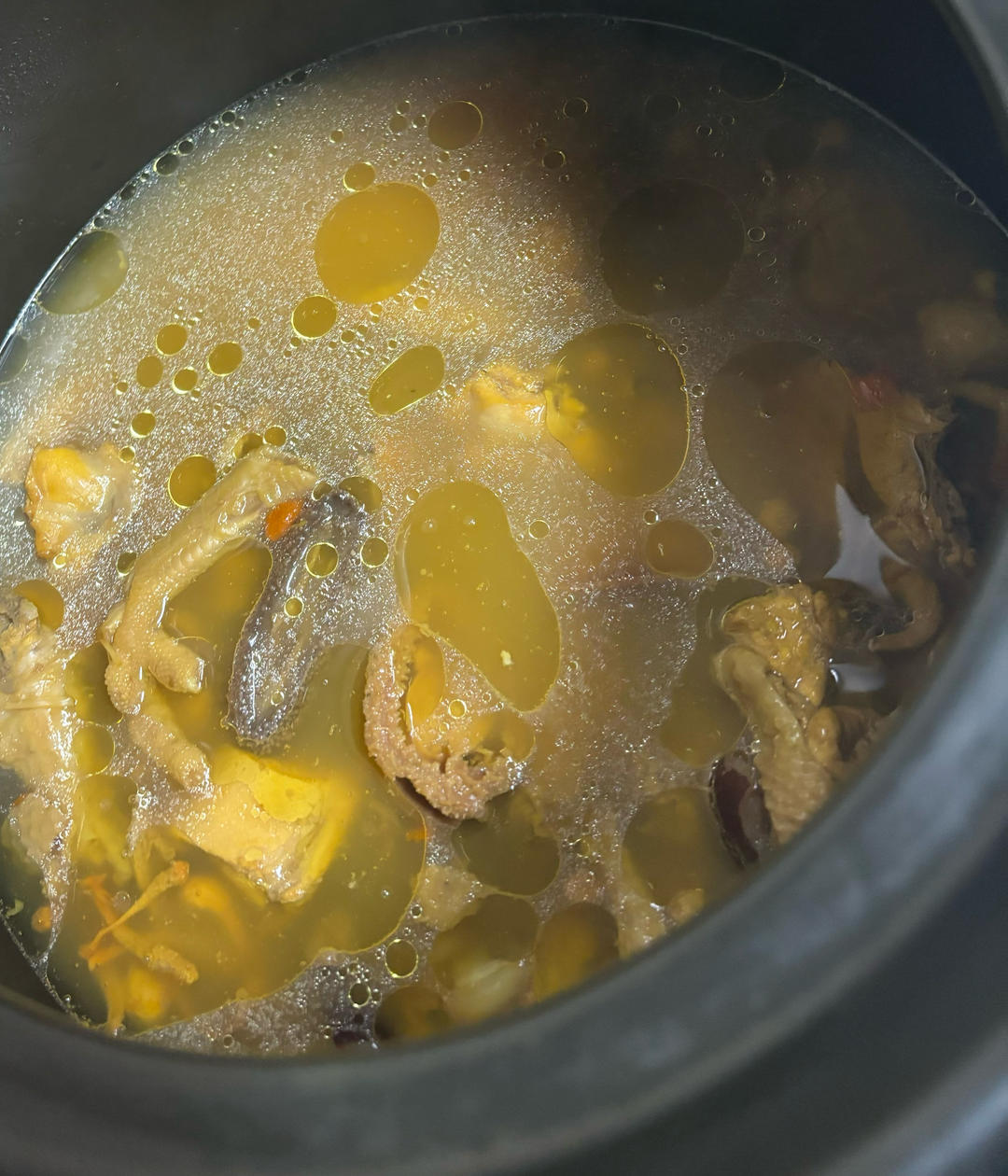 鲍鱼海参虫草花鸡汤