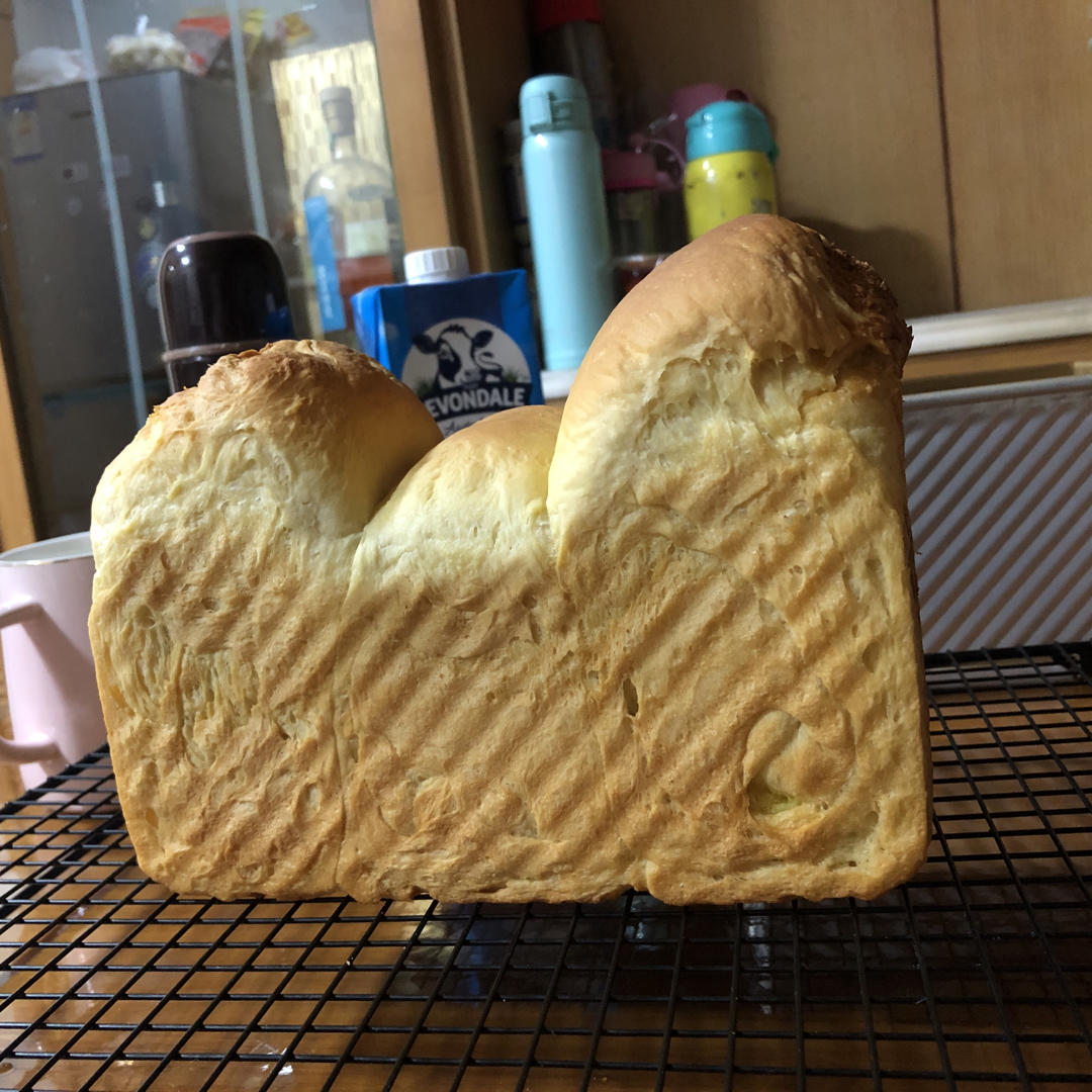 烫种鲜奶吐司