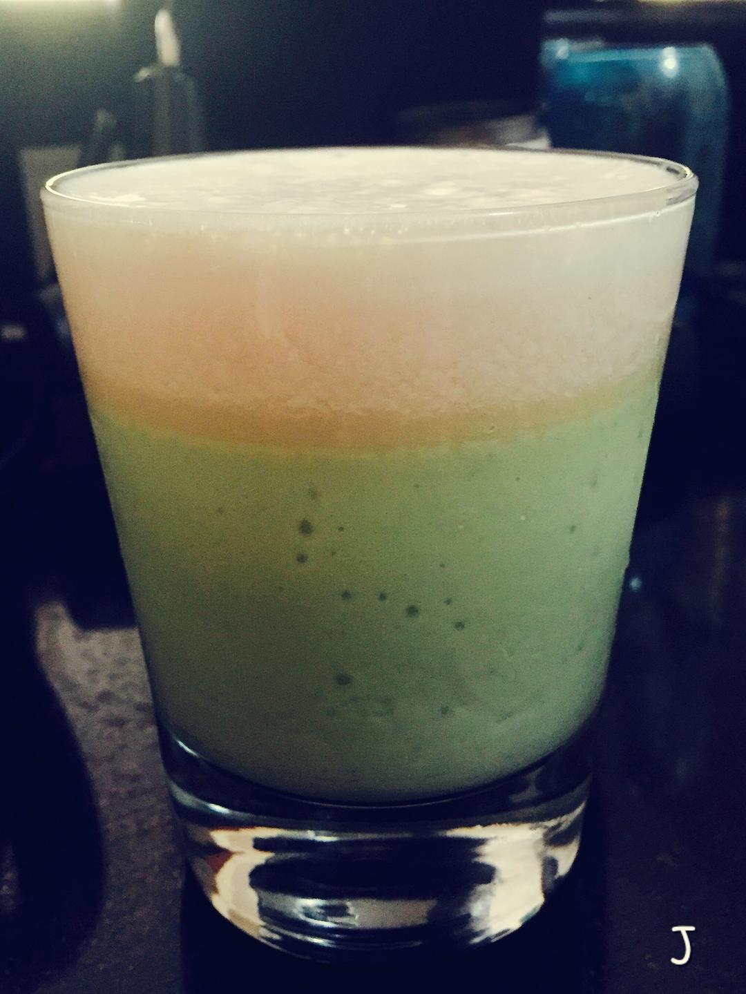 蜜瓜牛油果奶昔的做法