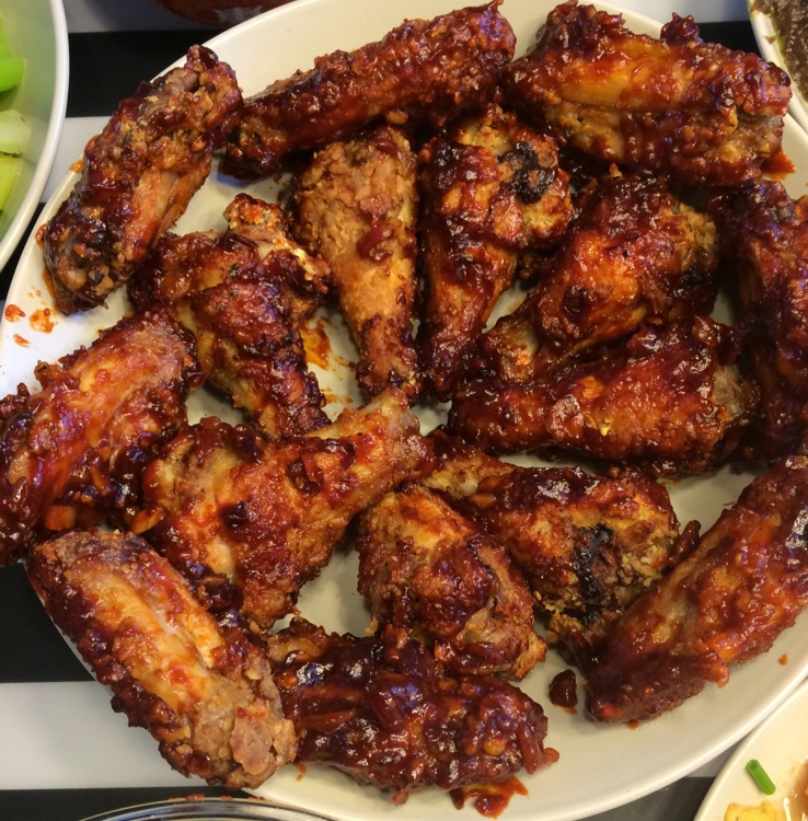 韩式炸鸡配啤酒（内含两种酱汁做法）