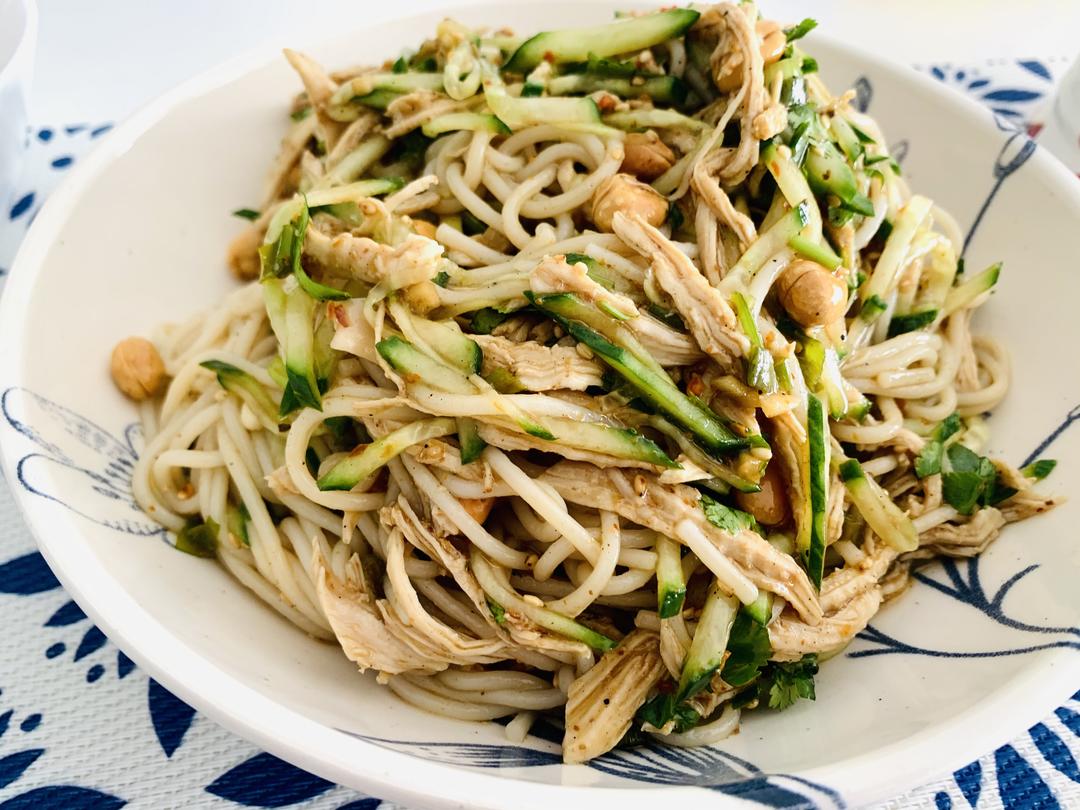 自家必备的鸡丝凉面