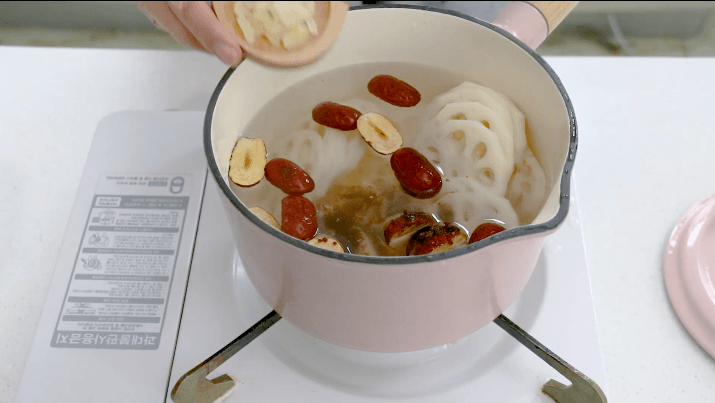 红枣莲藕汤的做法 步骤8