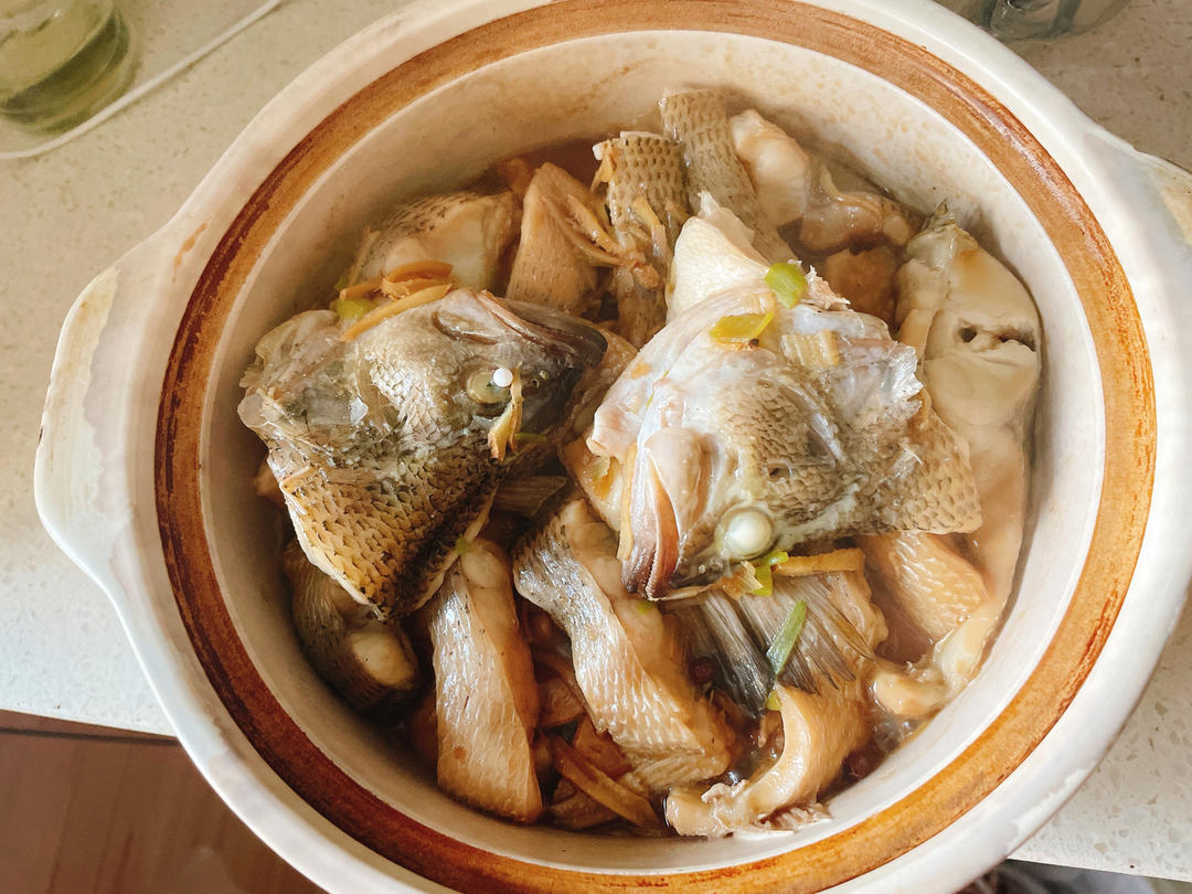鲜嫩豆腐鲈鱼煲