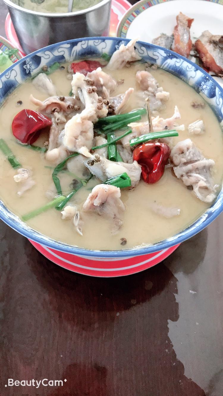 黄鹤楼泡椒田鸡王