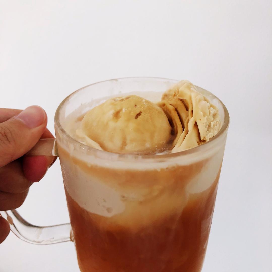 一点点超火的冰淇淋红茶