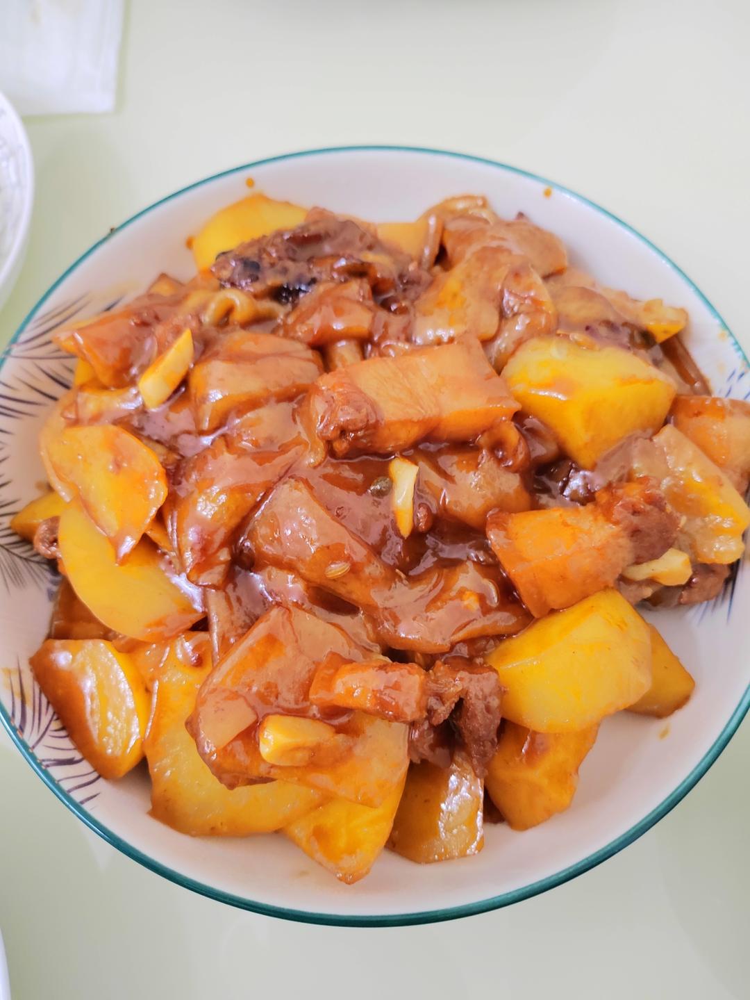 红烧肉炖土豆（丝毫不腻）
