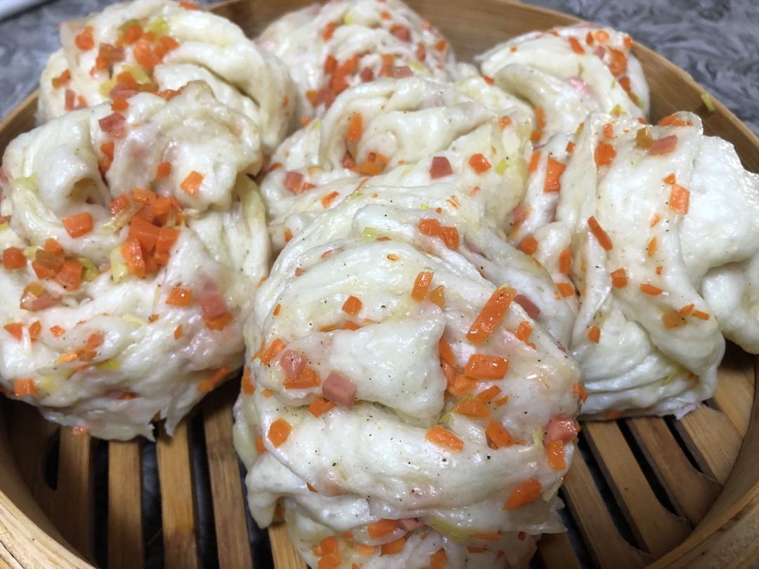 香葱火腿椒盐大花卷