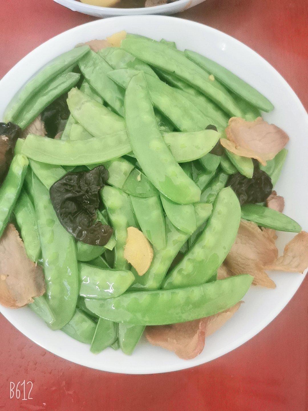 腊肠炒荷兰豆