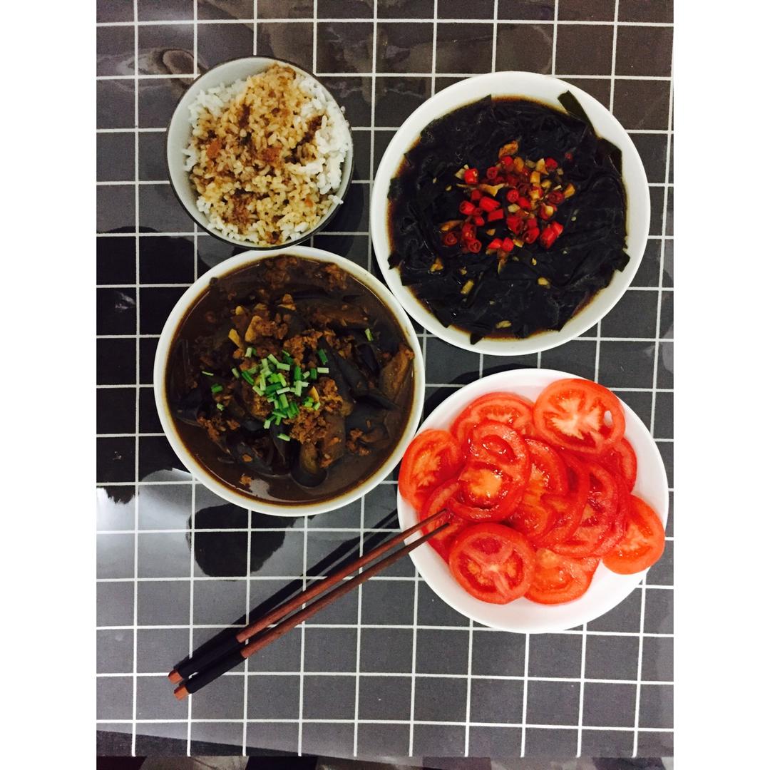酱香肉末烧茄子