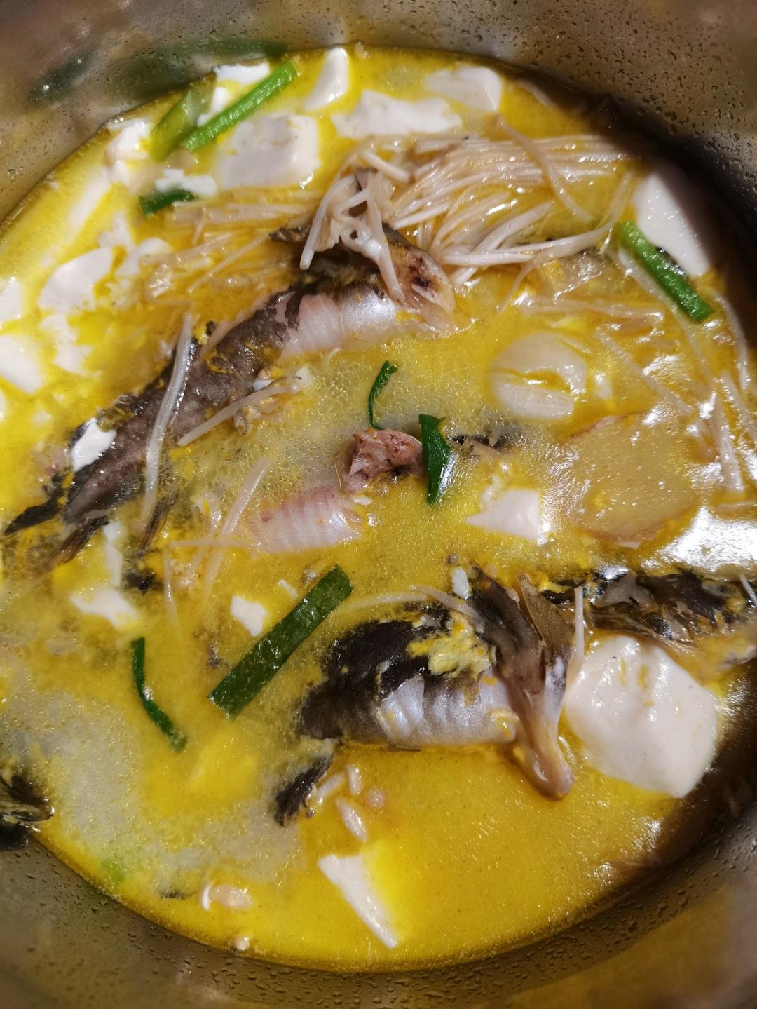 昂刺鱼豆腐汤（黄辣丁）