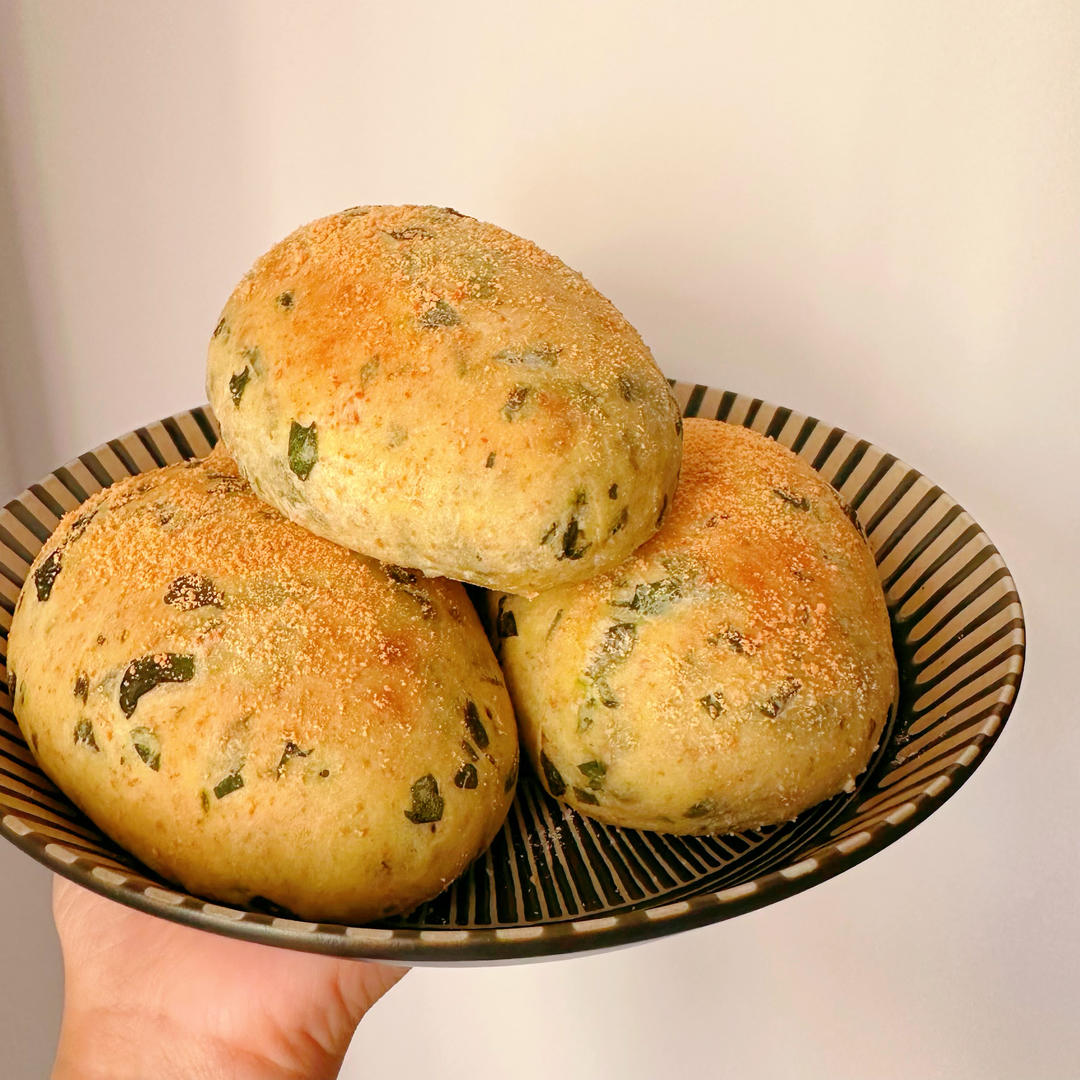 好吃不腻的咸口面包｜【全麦菠菜芝士面包】