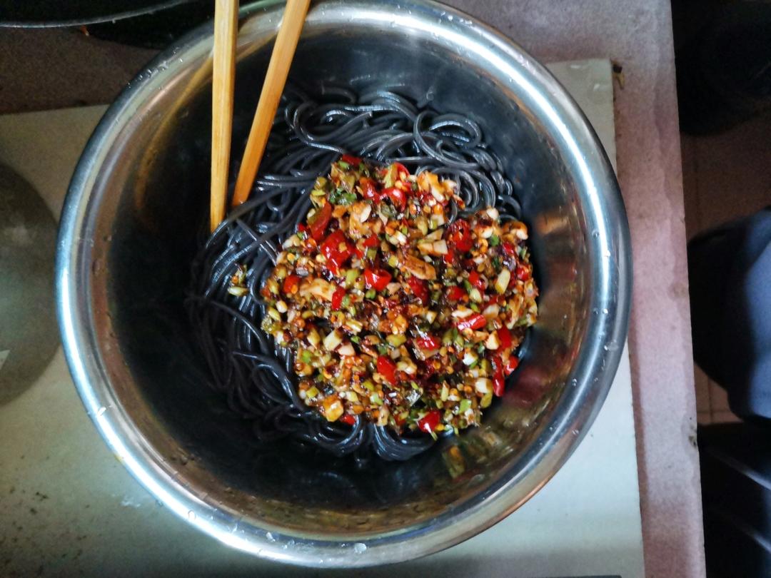 减脂爽口的凉拌蕨根粉！也太好吃了吧！！