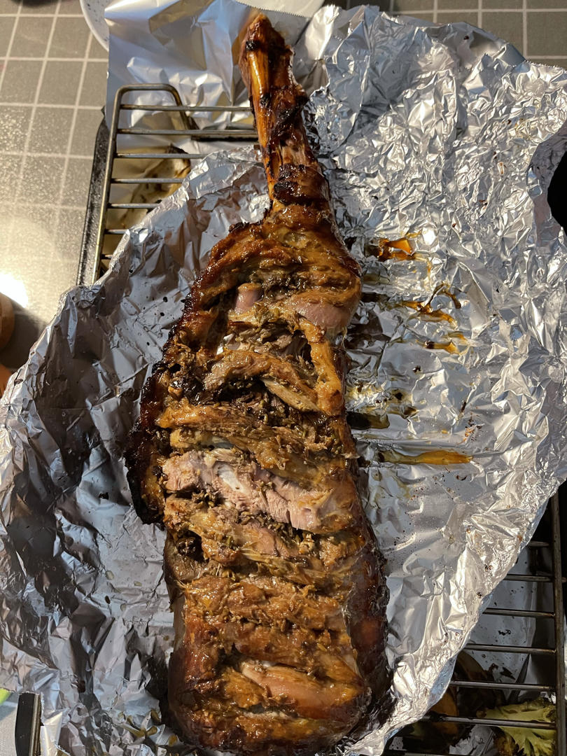 孜然蒜香烤羊腿