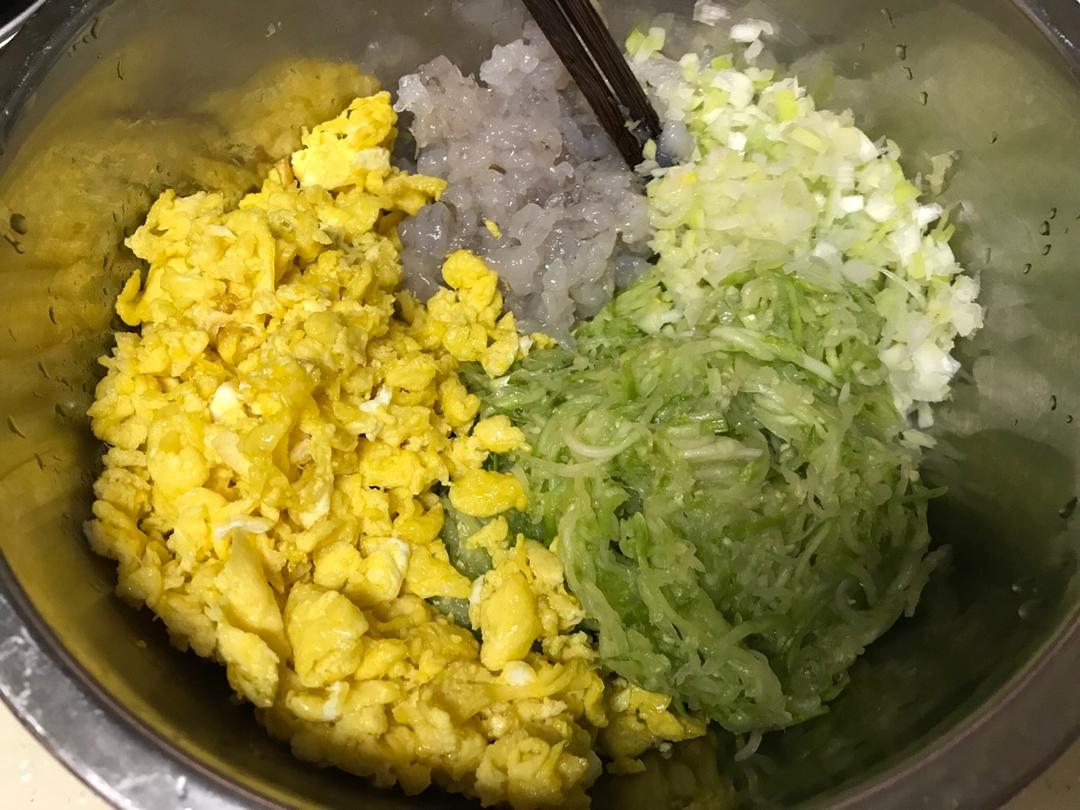 西葫芦鸡蛋虾仁三鲜饺子