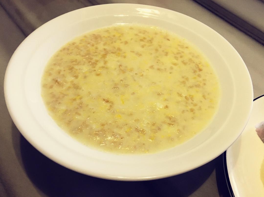 鸡蛋枸杞牛奶燕麦