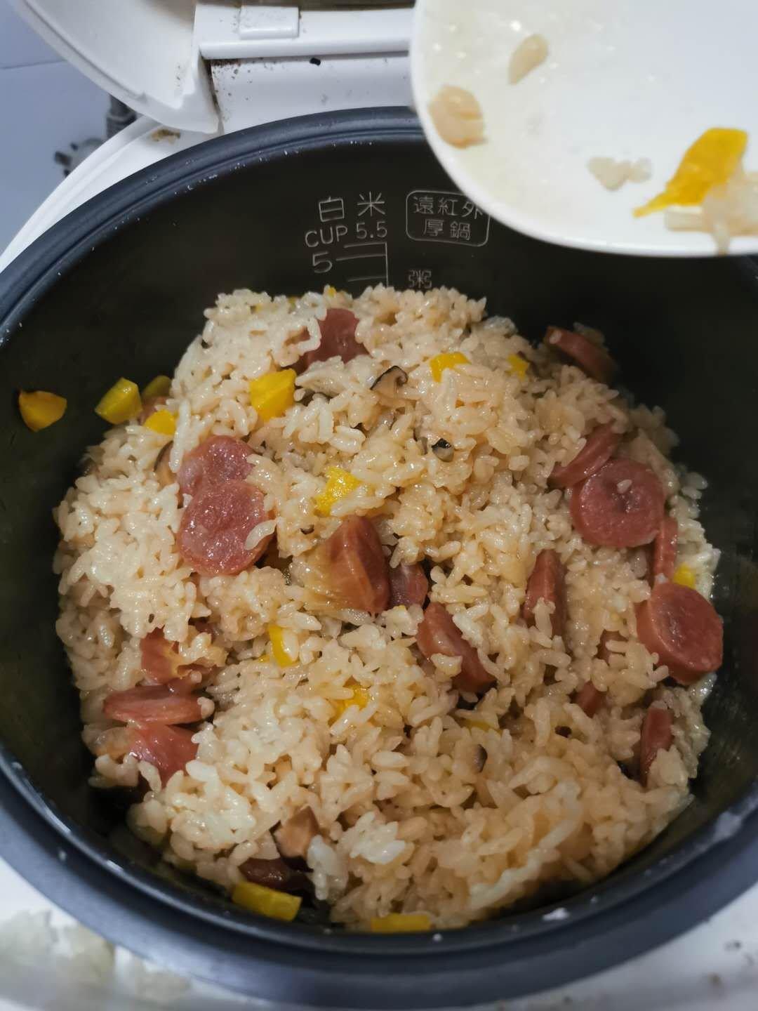 电饭锅版香菇腊肠饭
