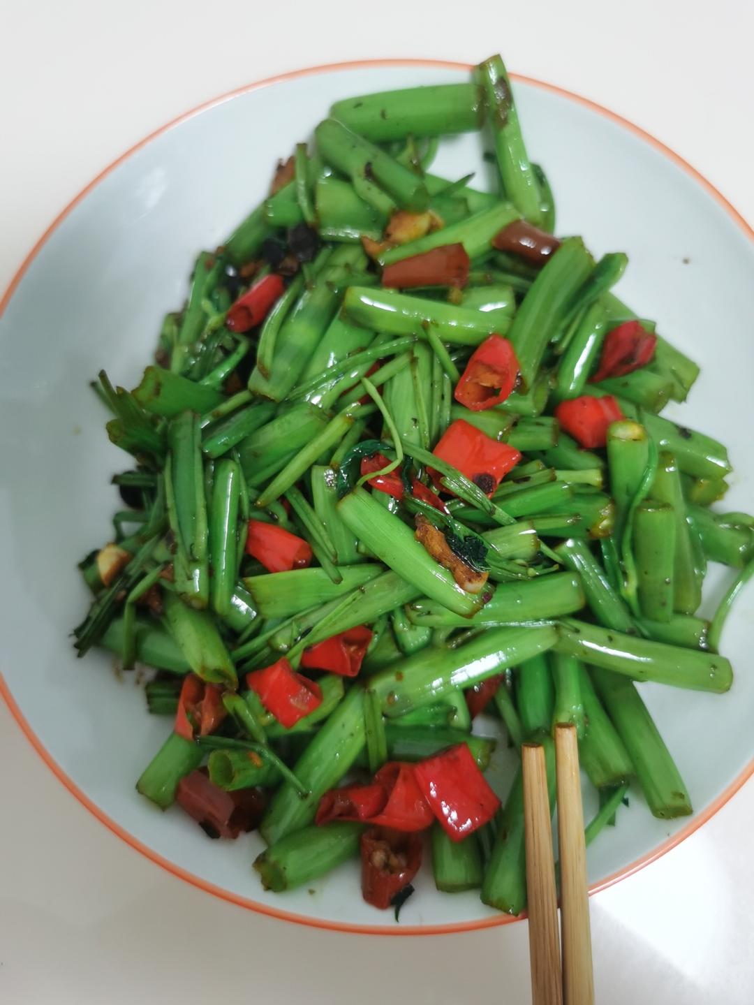 凊炒空心菜梗