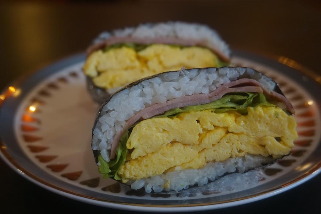 小叶子穿花裤的日常