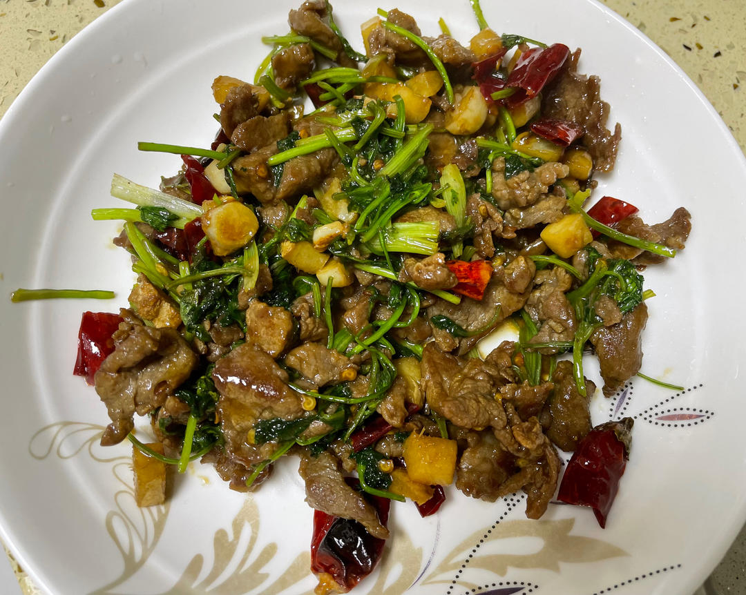 香菜炒牛肉（嫩）