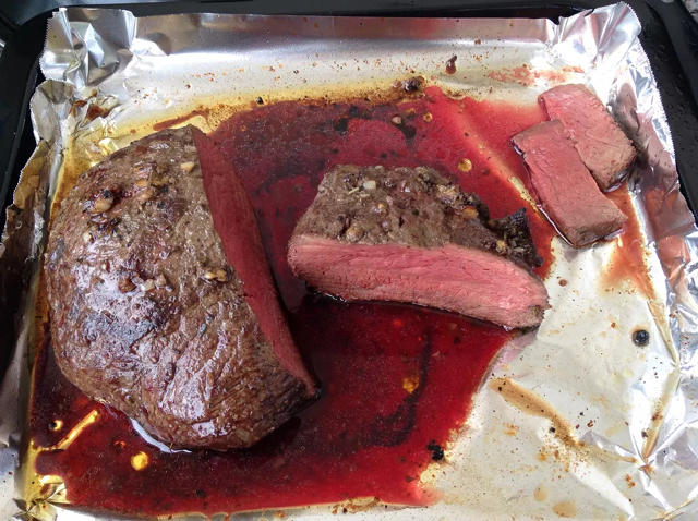 迷迭香嫩烤牛里脊配黑醋-松下煎烤箱