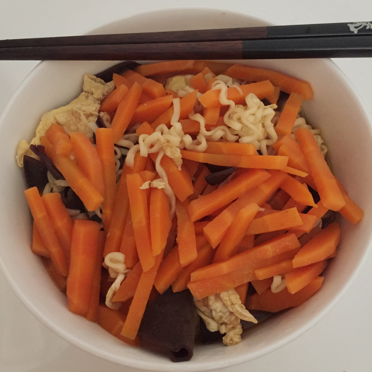 胡萝卜木耳炒蛋