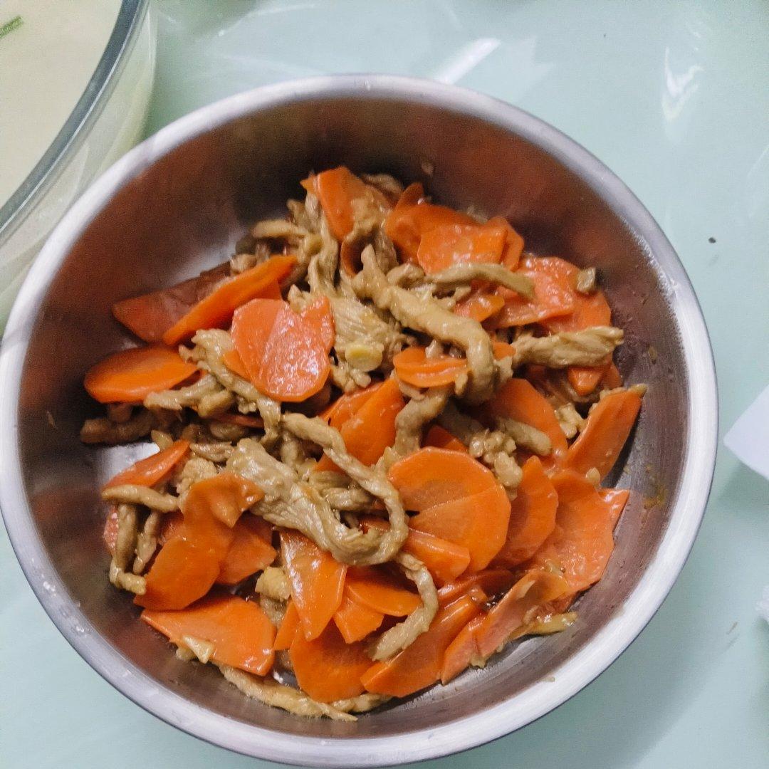 胡萝卜炒肉片