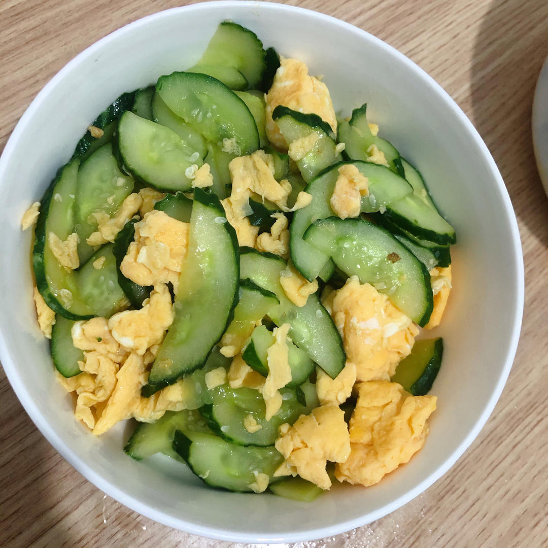 黄瓜炒鸡蛋（能吃出肉味的）