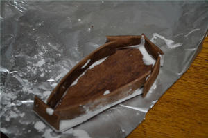 【万圣节】雪地中的灵柩（巧克力饼干+皇家糖霜）的做法 步骤9