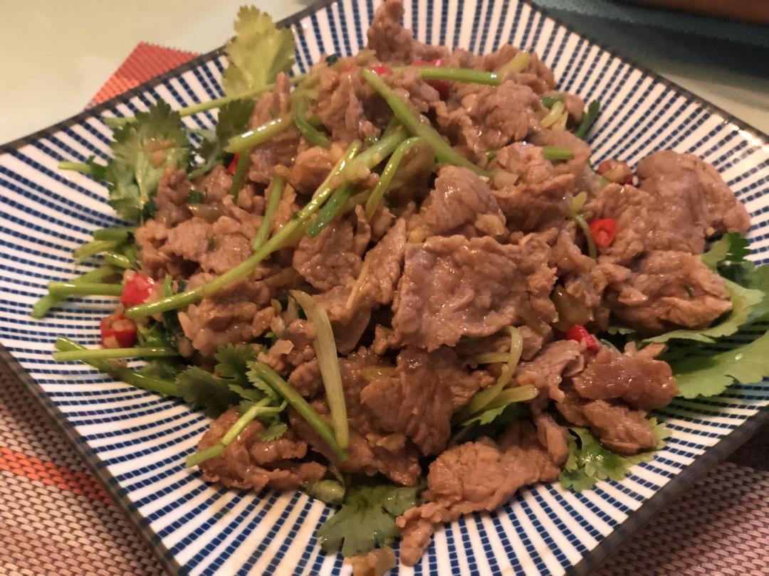 下饭菜😋小炒黄牛肉