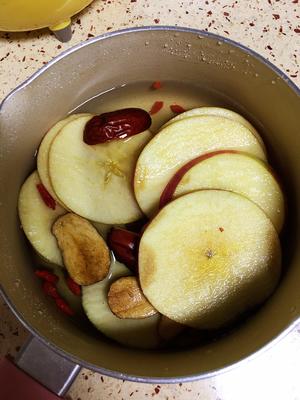 苹果刮油减脂汤的做法 步骤1