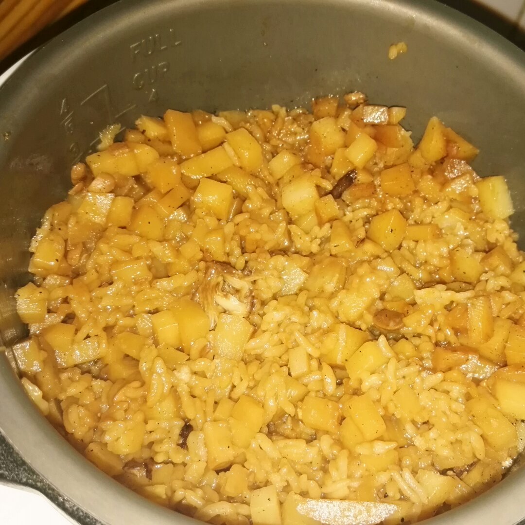 土豆焖饭（电饭锅版）