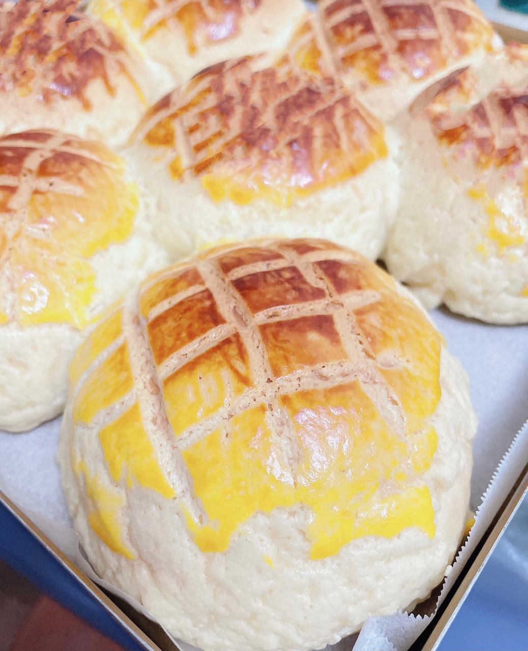 好吃到炸裂的港式菠萝包（附带制作酥皮的小视频）