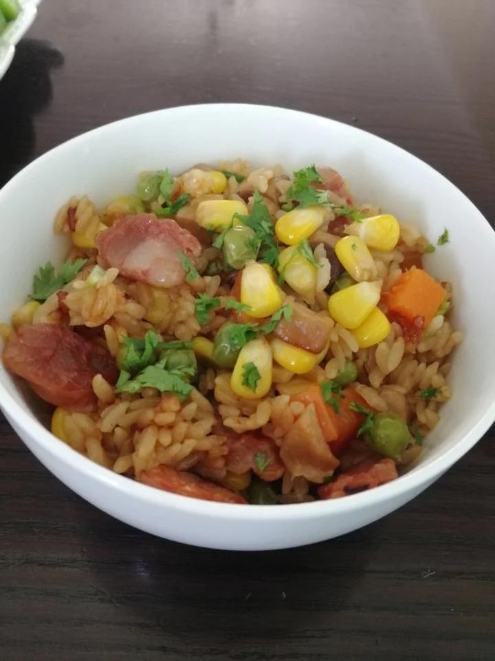 懒人必备～电饭煲腊肠焖饭