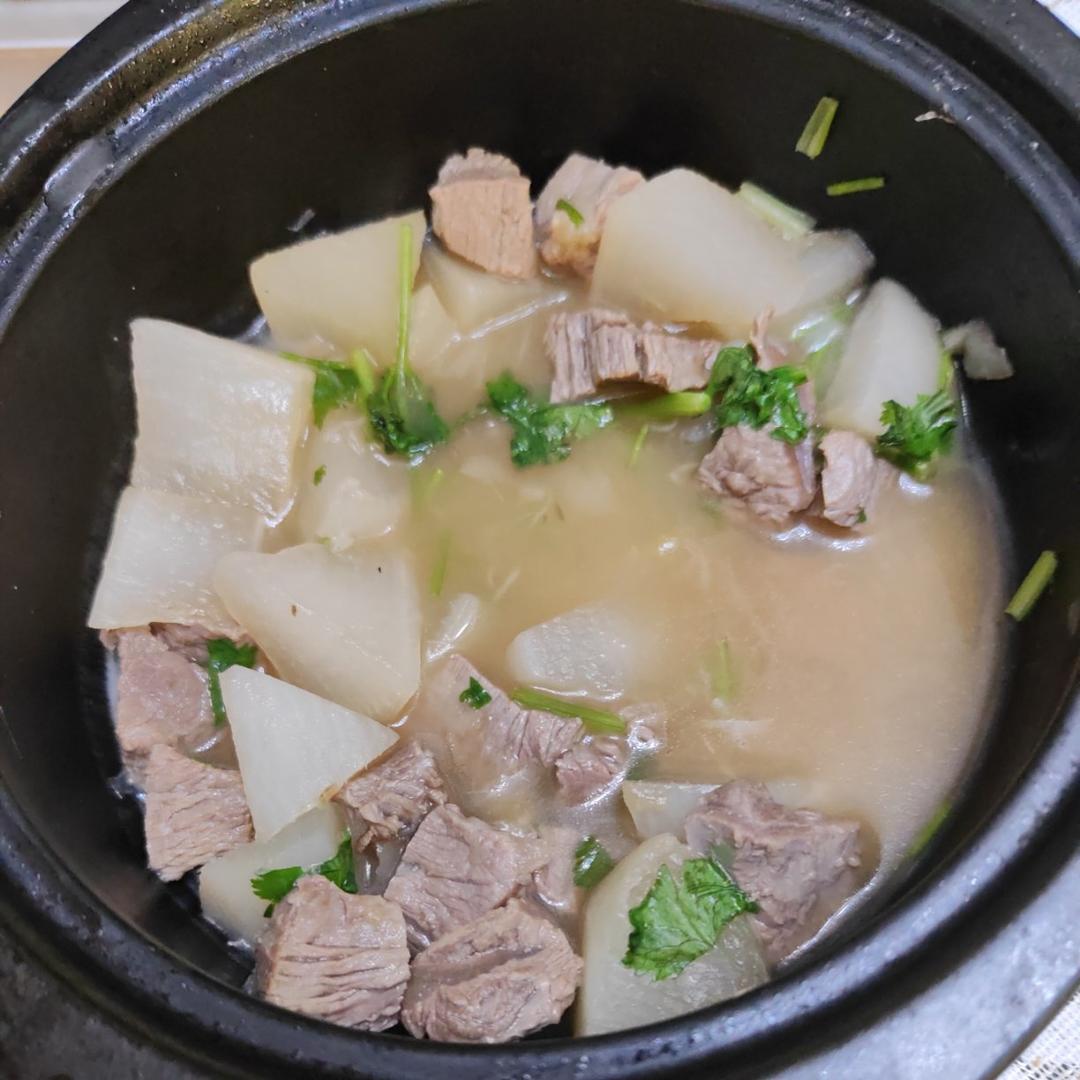 低脂肪高营养的牛肉萝卜汤