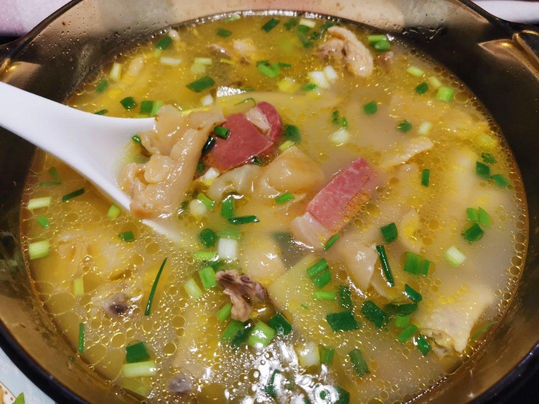 花胶虫草花土鸡汤