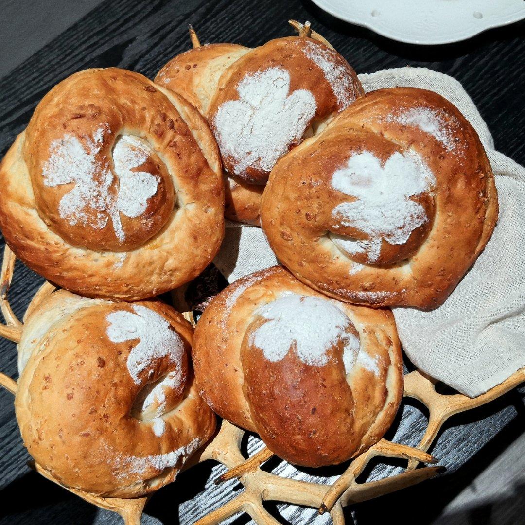 白桃燕麦脆软欧面包