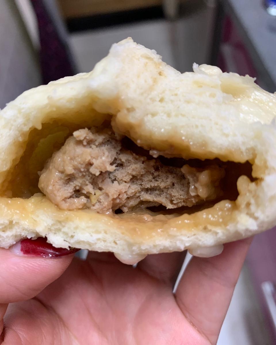 松软多汁的肉包子