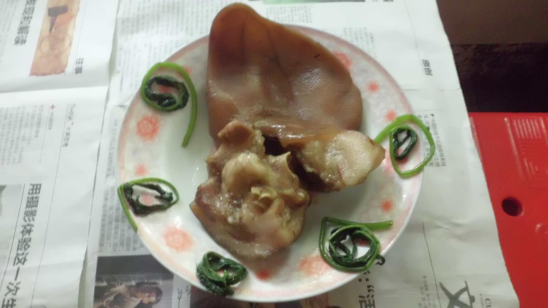 卤水猪耳朵的做法