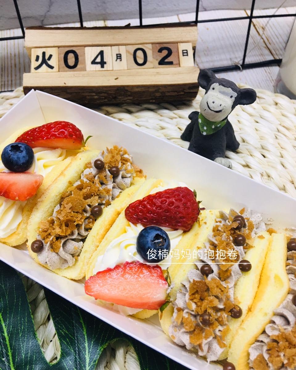 草莓抱抱卷