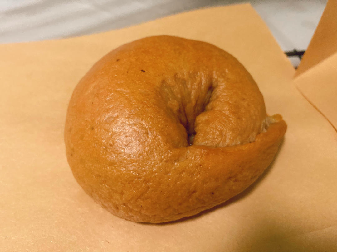 黑椒香肠全麦贝果