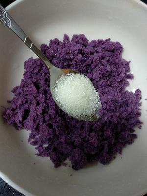 紫薯铁棍山药双拼仿月饼的做法 步骤2