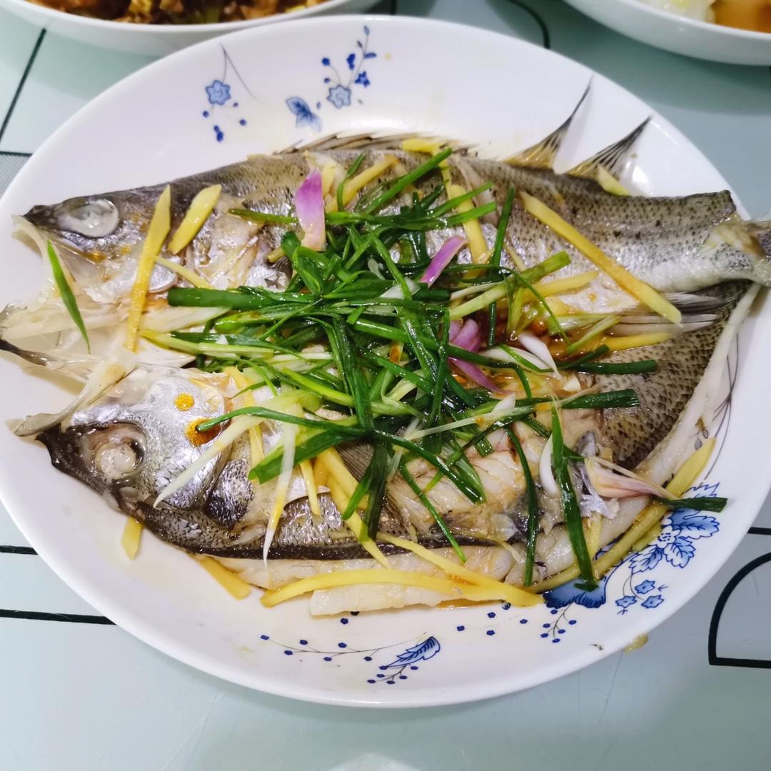 清蒸海鲈鱼